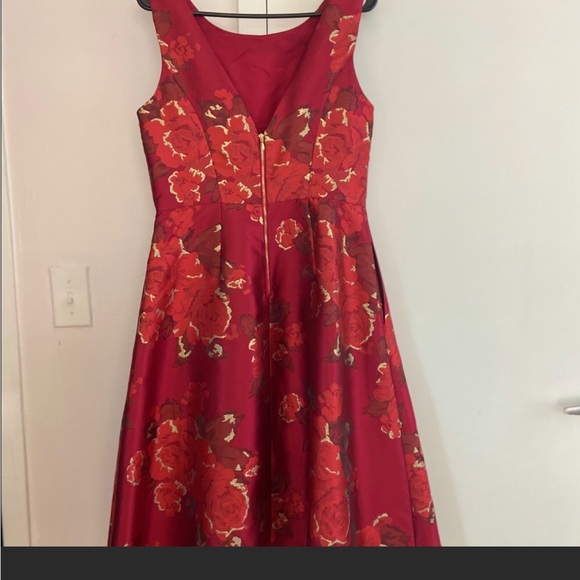 Nicole Miller Red and gold floral dress with pockets - Picture 3 of 3